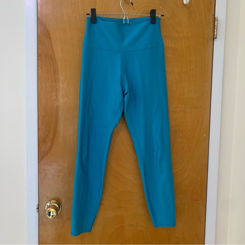 ALO blue splash airlift legging